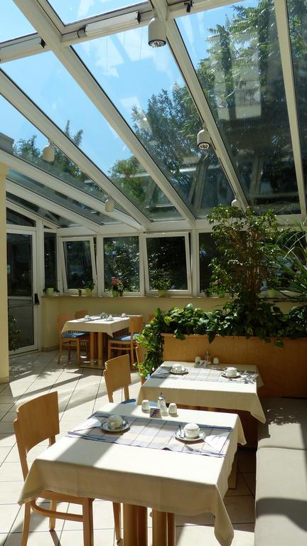 Central Hotel Eschborn Bagian luar foto