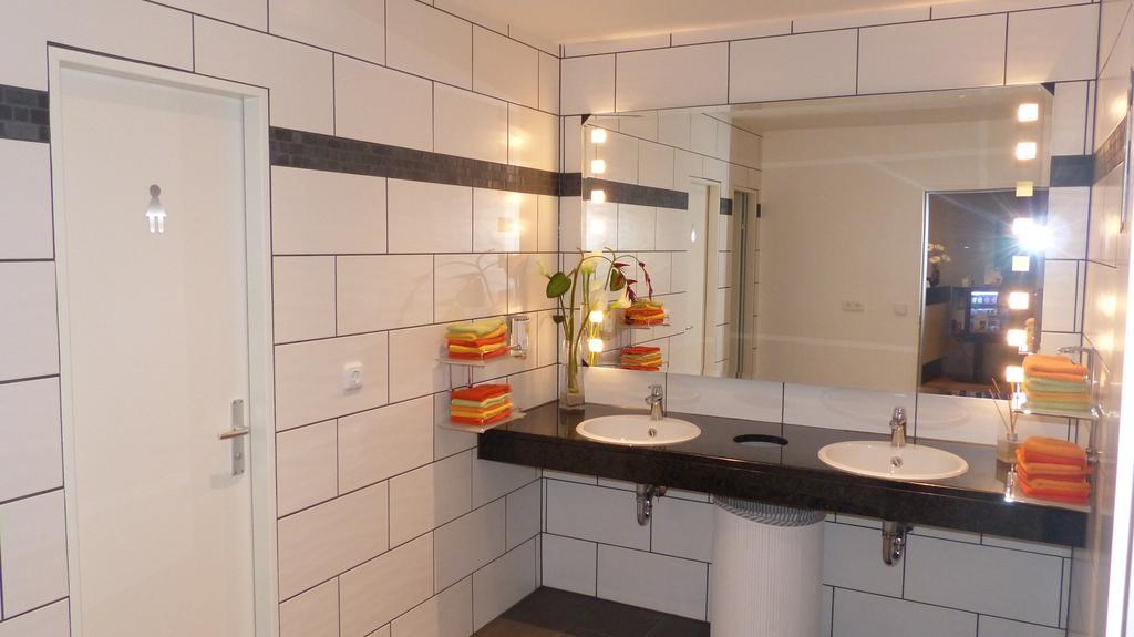 Central Hotel Eschborn Bagian luar foto