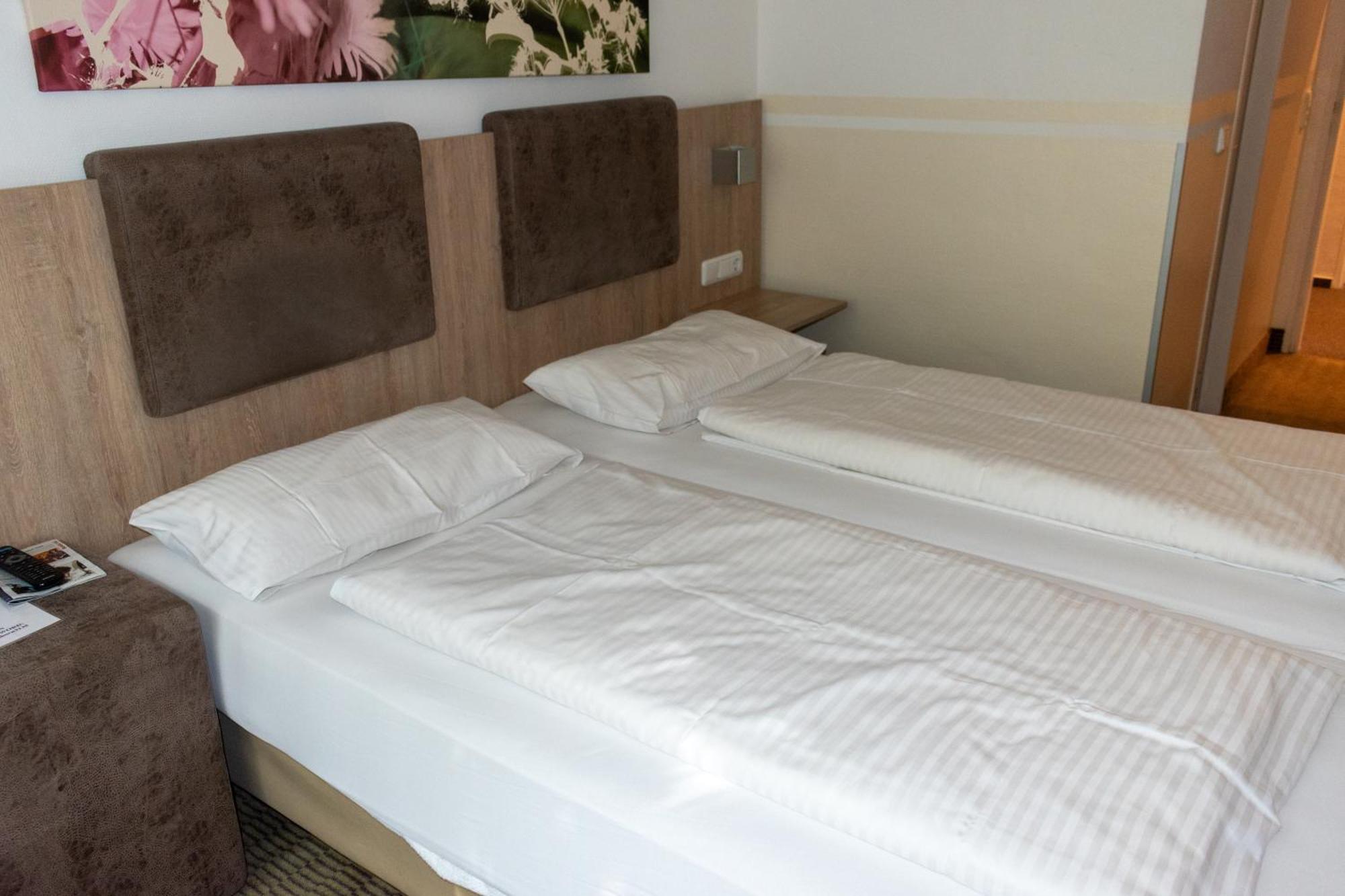 Central Hotel Eschborn Bagian luar foto