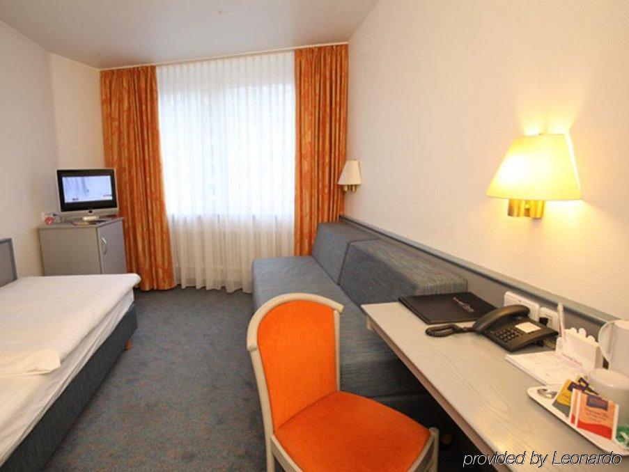 Central Hotel Eschborn Bagian luar foto