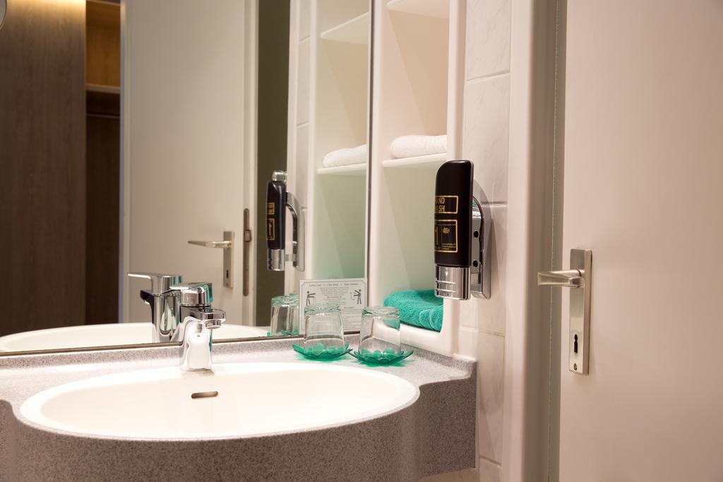 Central Hotel Eschborn Bagian luar foto