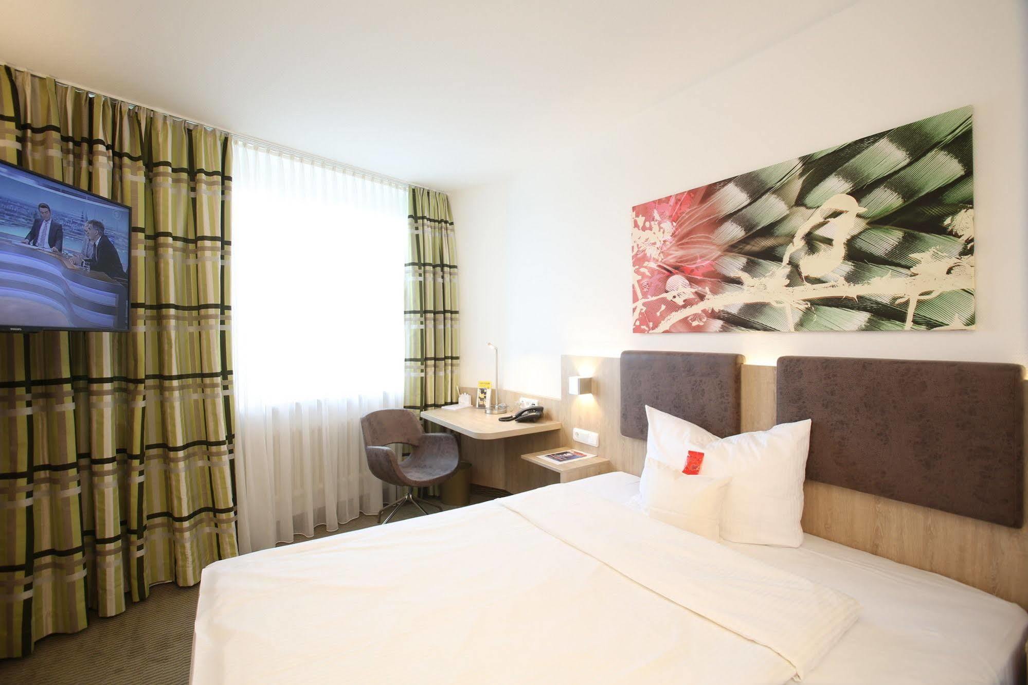 Central Hotel Eschborn Bagian luar foto