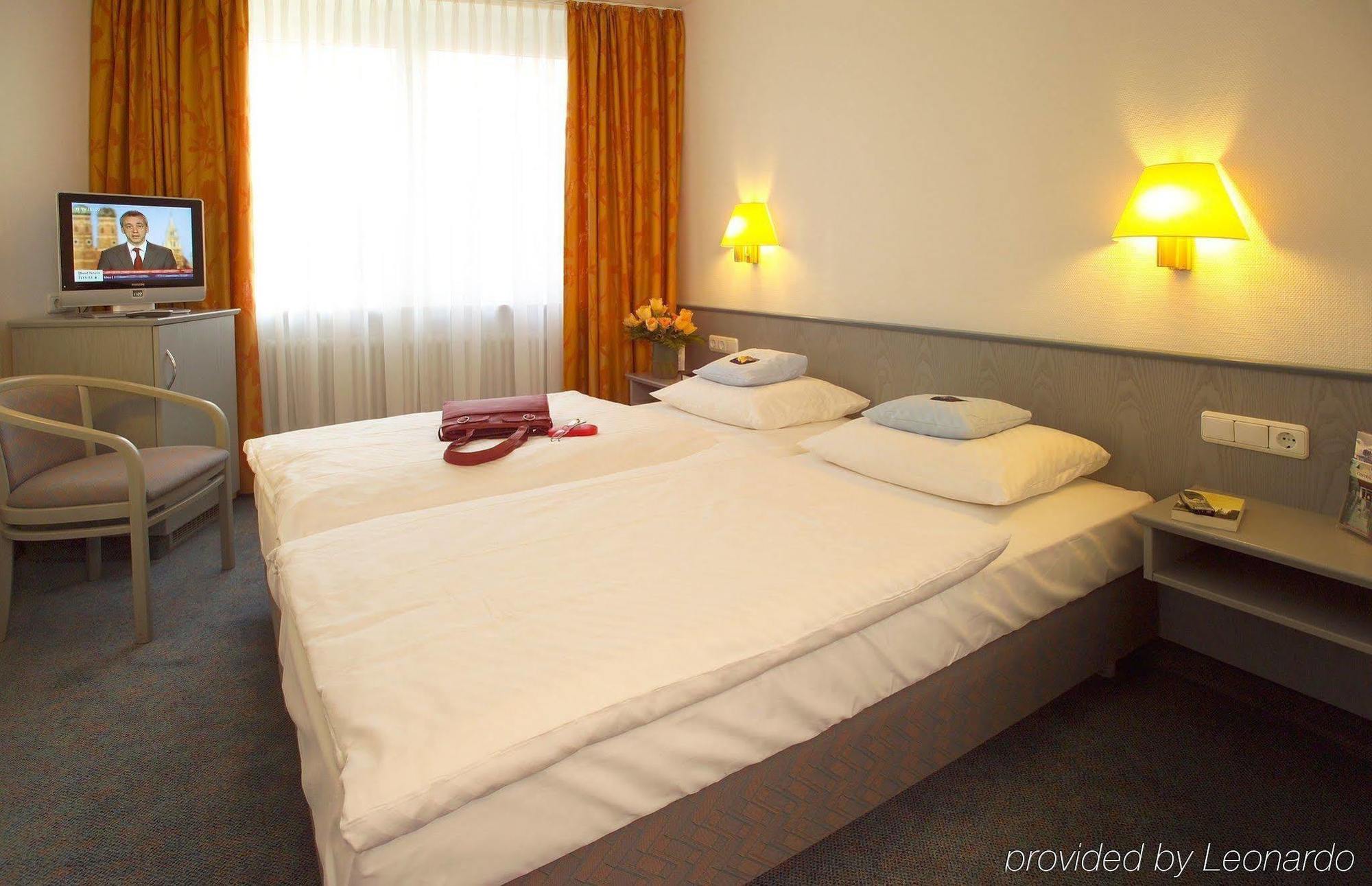 Central Hotel Eschborn Bagian luar foto